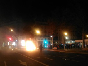 Paris République 9 4 2016 Autolib incendié 2